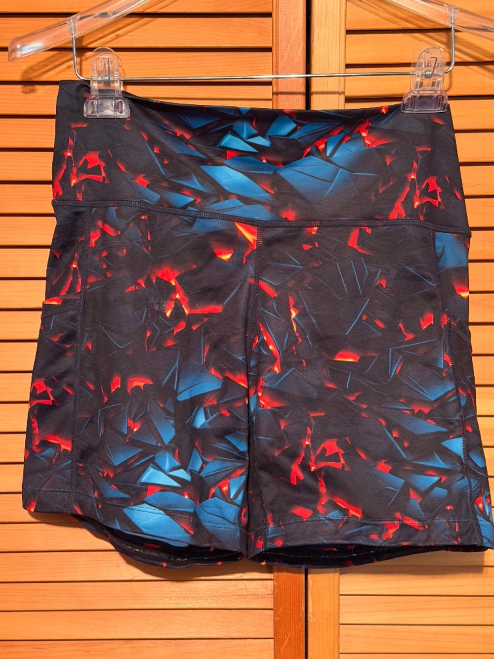 CVG Women’s ATHLETIC shorts 5 inch inseam size L like new condition